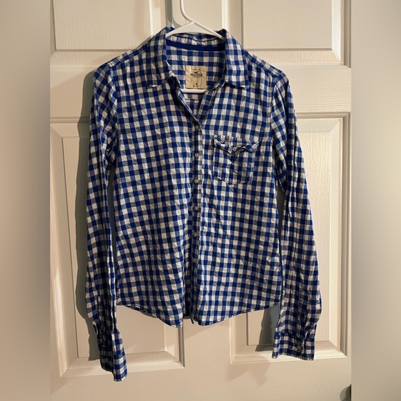 Hollister Tops - Hollister Button Down 🔥